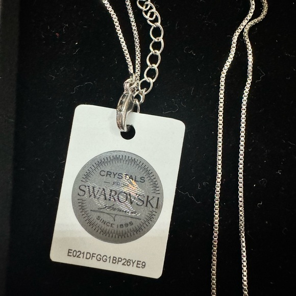 Necklace & earring set from Nic & Syd jewelry - Picture 2 of 4